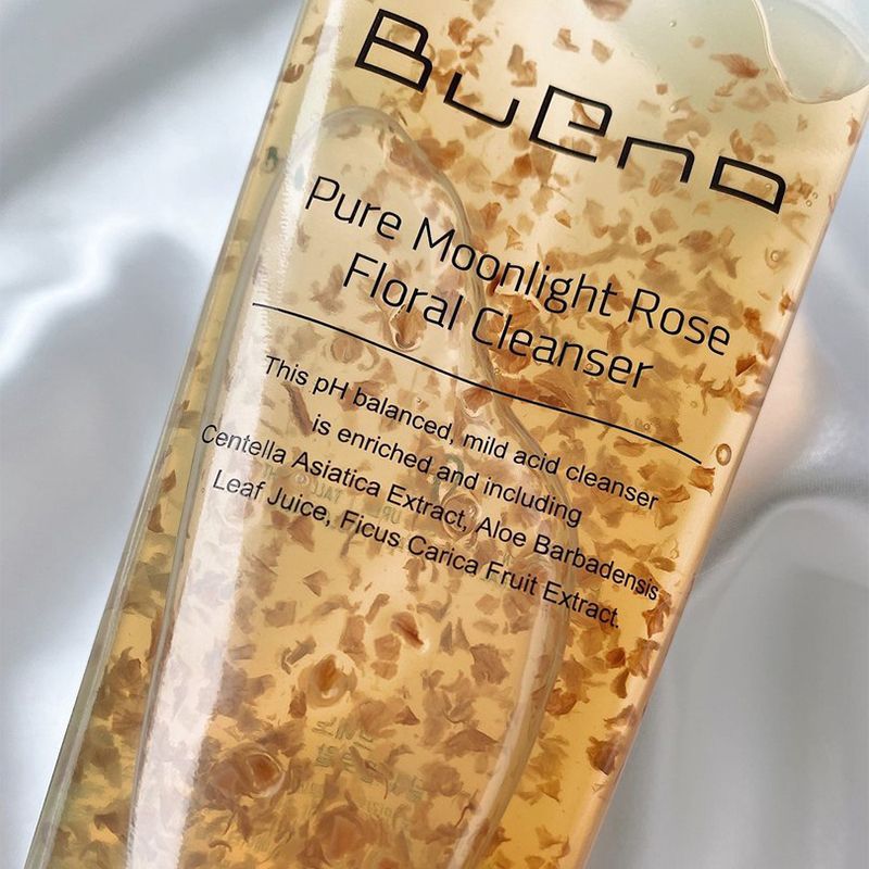 Цветочный гель для умывания с лепестками роз Bueno Pure Moonlight Rose Floral Cleanser